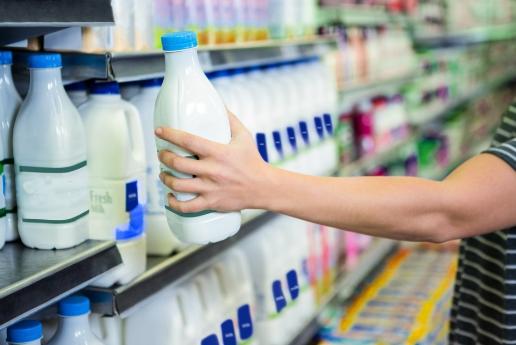 Количество точек продаж молочной продукции, не передающих сведения в ГИС МТ, сократилось в III квартале 2024 года
